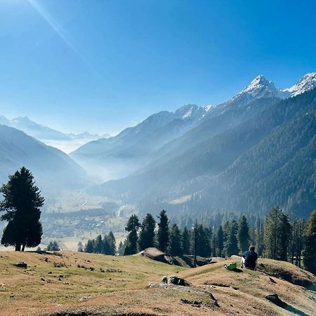 Radisson Golf Resort Pahalgam Bagian luar foto