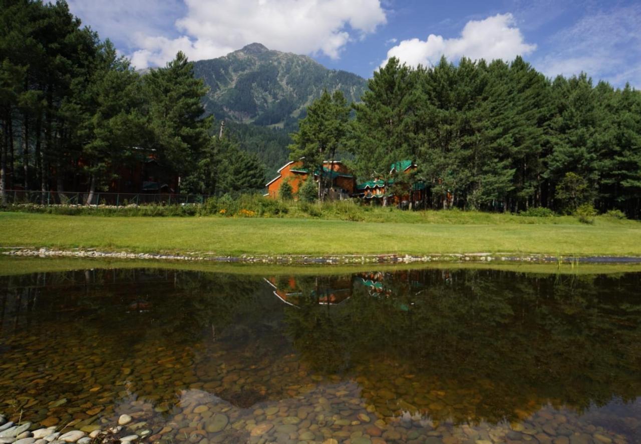 Radisson Golf Resort Pahalgam Bagian luar foto