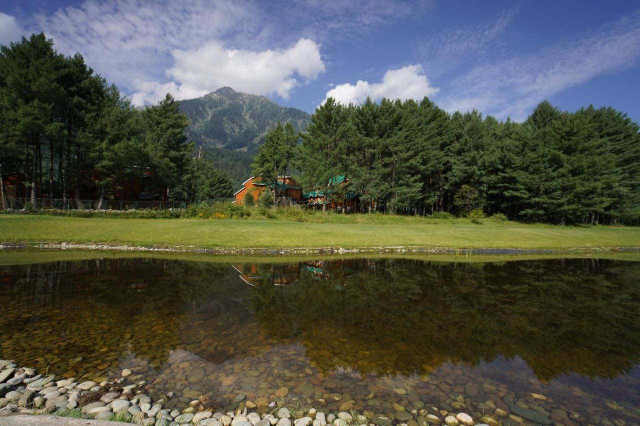 Radisson Golf Resort Pahalgam Bagian luar foto