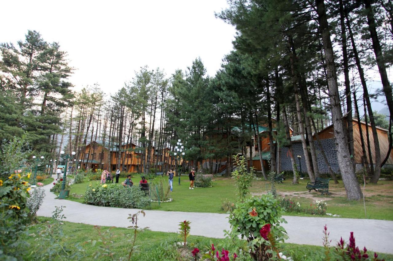 Radisson Golf Resort Pahalgam Bagian luar foto