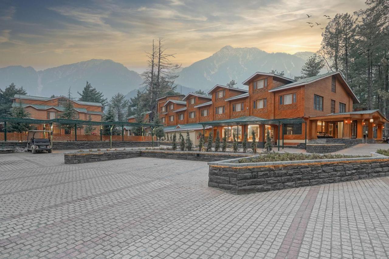 Radisson Golf Resort Pahalgam Bagian luar foto
