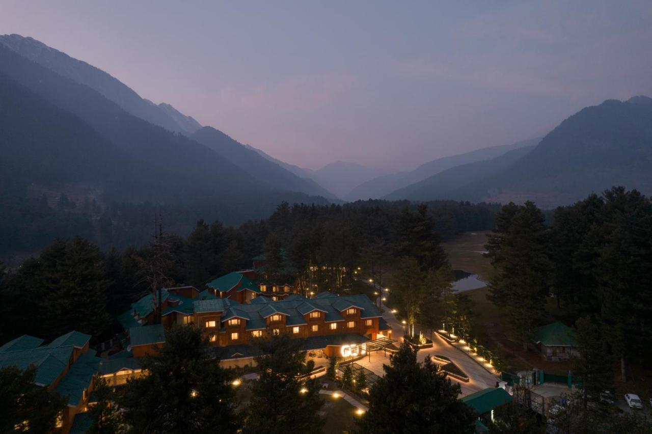 Radisson Golf Resort Pahalgam Bagian luar foto
