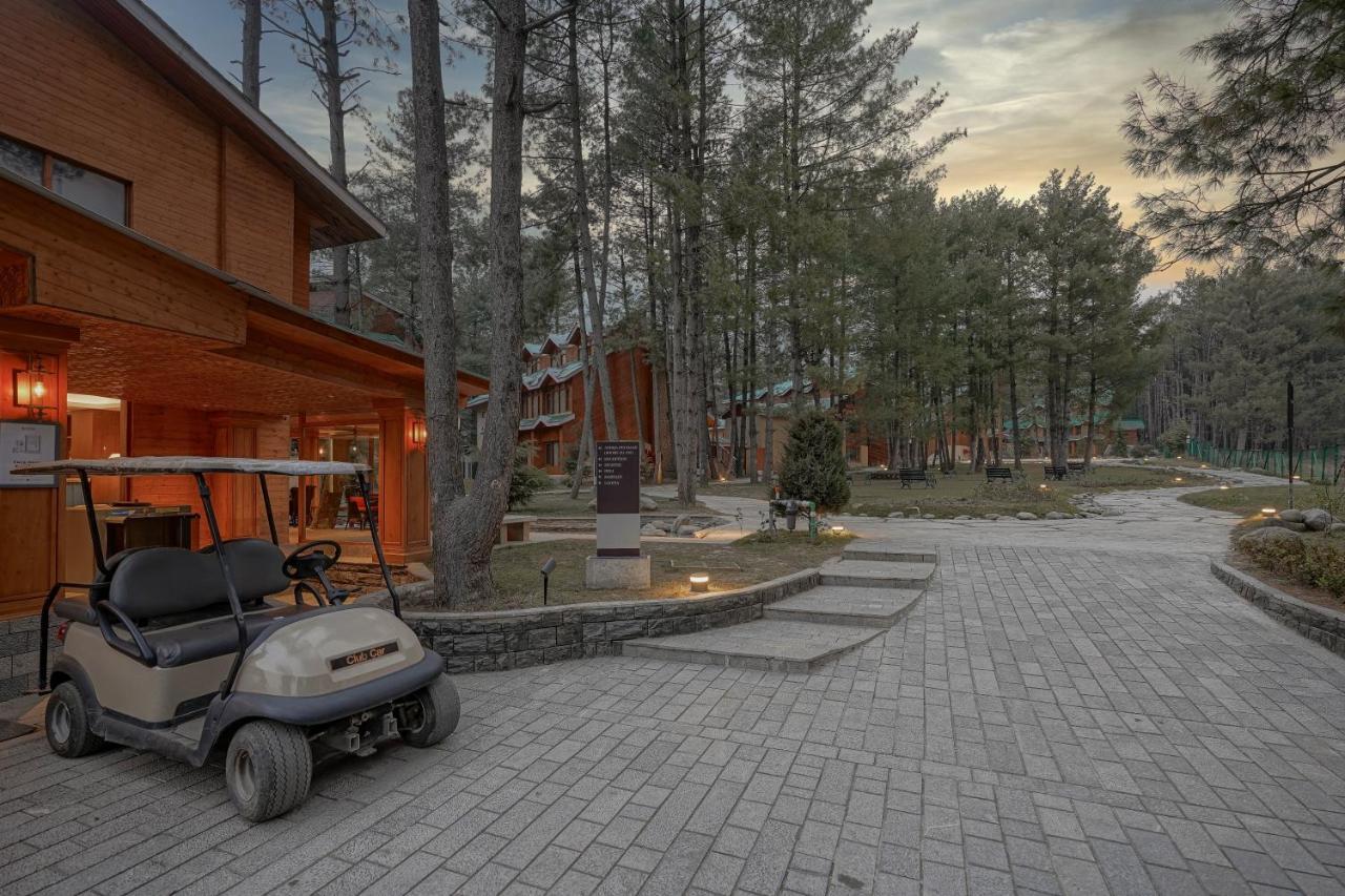 Radisson Golf Resort Pahalgam Bagian luar foto