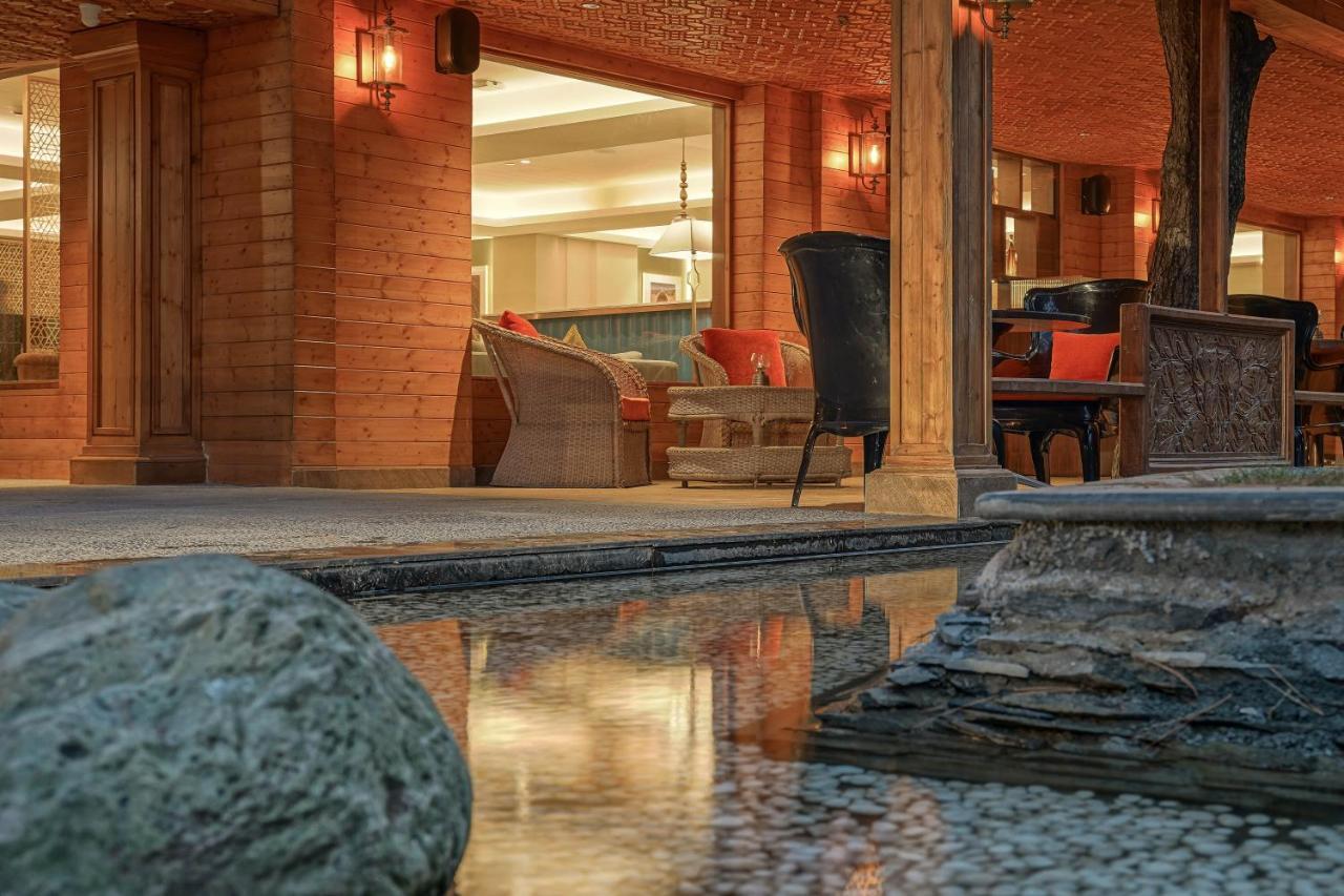 Radisson Golf Resort Pahalgam Bagian luar foto