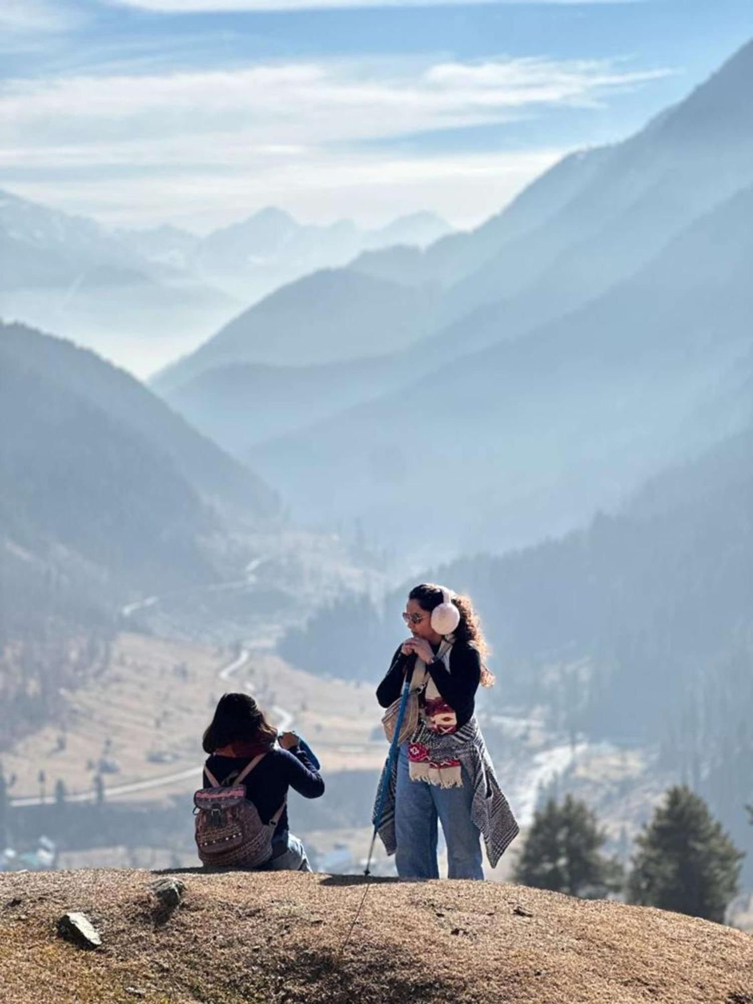 Radisson Golf Resort Pahalgam Bagian luar foto